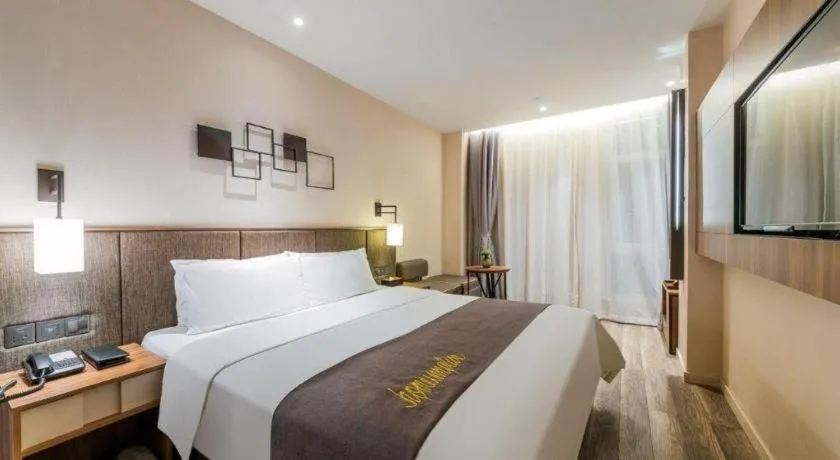 Bed in Home Inn Plus Shanghai Pudong Xinjinqiao Road