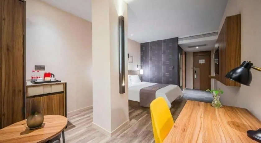 Bed in Home Inn Plus Shanghai Pudong Xinjinqiao Road