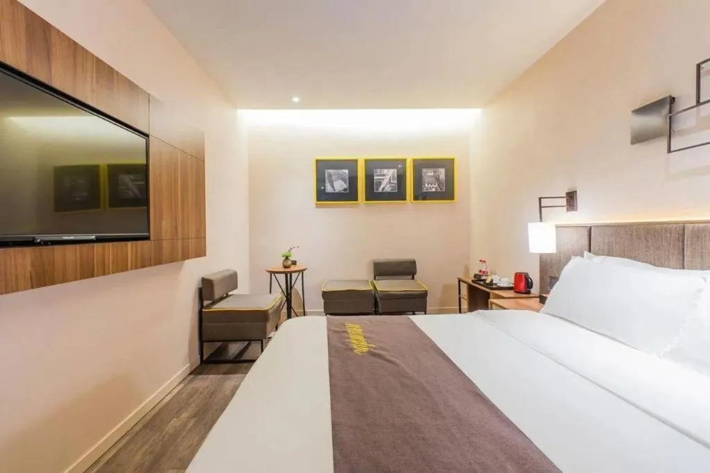 Bed in Home Inn Plus Shanghai Pudong Xinjinqiao Road