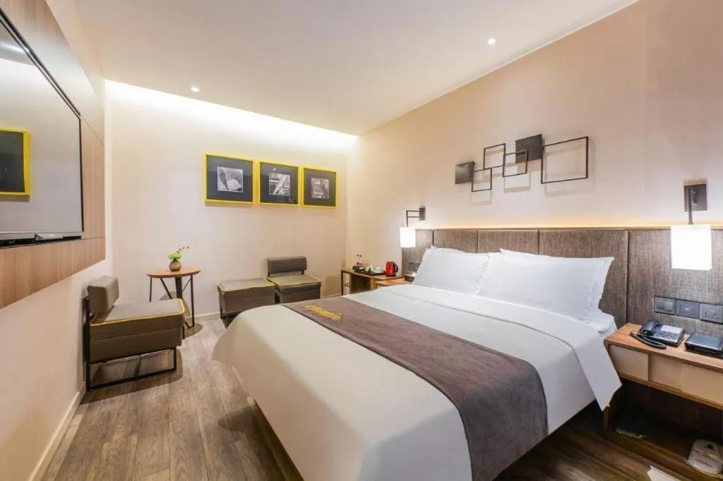 Bed in Home Inn Plus Shanghai Pudong Xinjinqiao Road