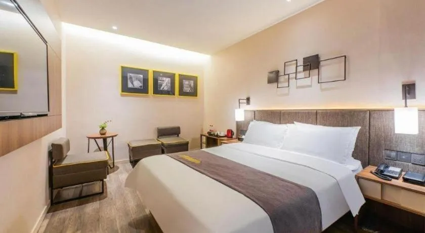 Bed in Home Inn Plus Shanghai Pudong Xinjinqiao Road