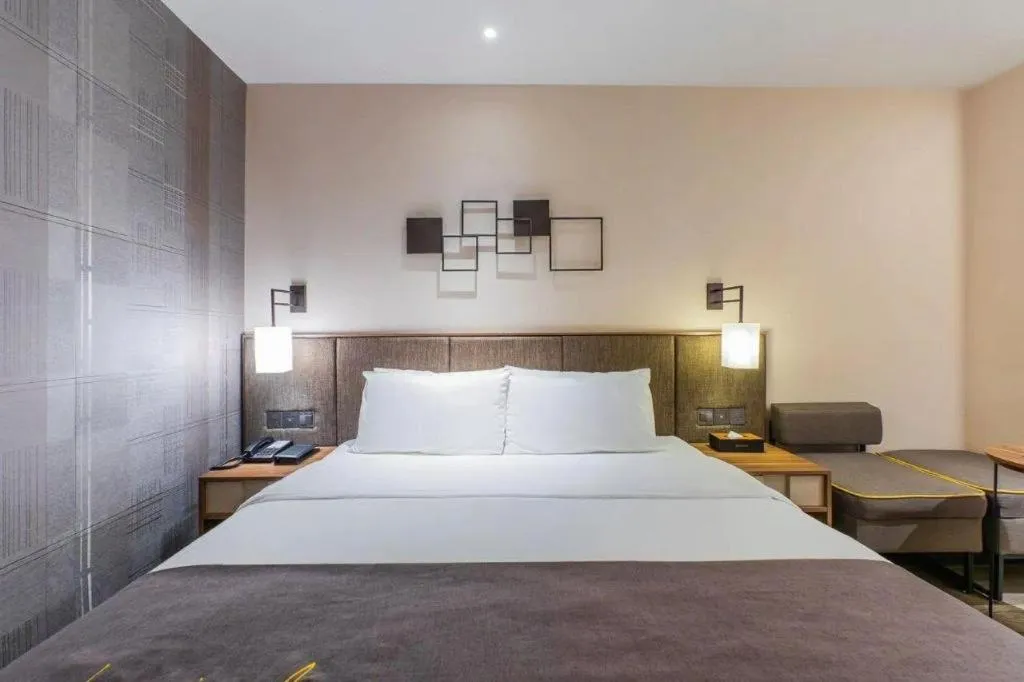 Bed in Home Inn Plus Shanghai Pudong Xinjinqiao Road