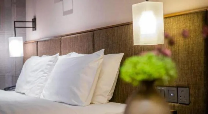 Bed in Home Inn Plus Shanghai Pudong Xinjinqiao Road