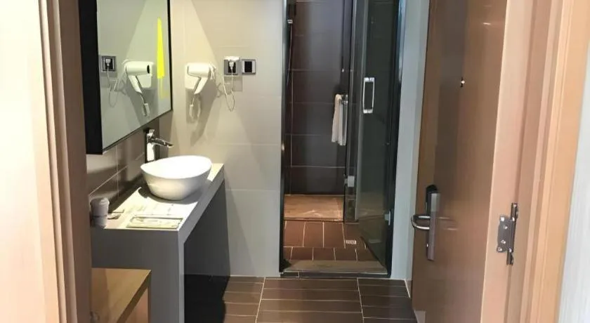 IU Hotel Kunming Jinma Bijifang Joy City