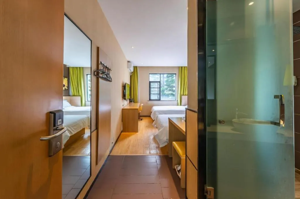 IU Hotel Kunming Jinma Bijifang Joy City