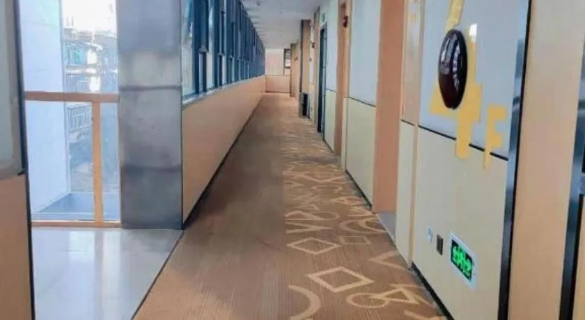 IU Hotel Kunming Jinma Bijifang Joy City