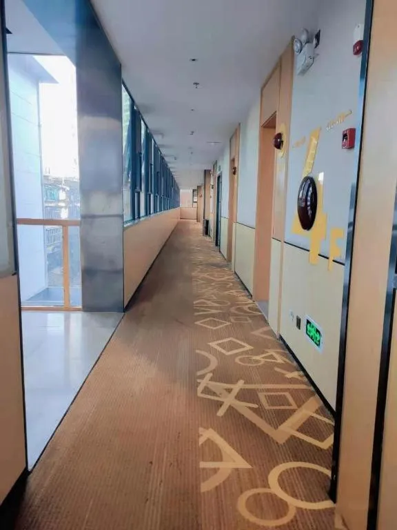 IU Hotel Kunming Jinma Bijifang Joy City