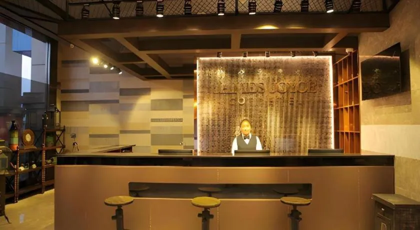 James Joyce Coffetel·Xinzhou Heping Road