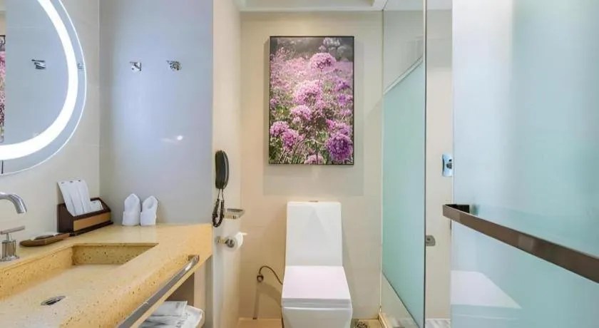 Lavande Hotels·Qingdao Wusi Square