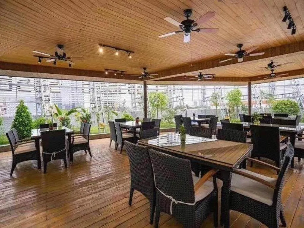 IU Hotels·Nanning Zoo Metro Station RT-Mart