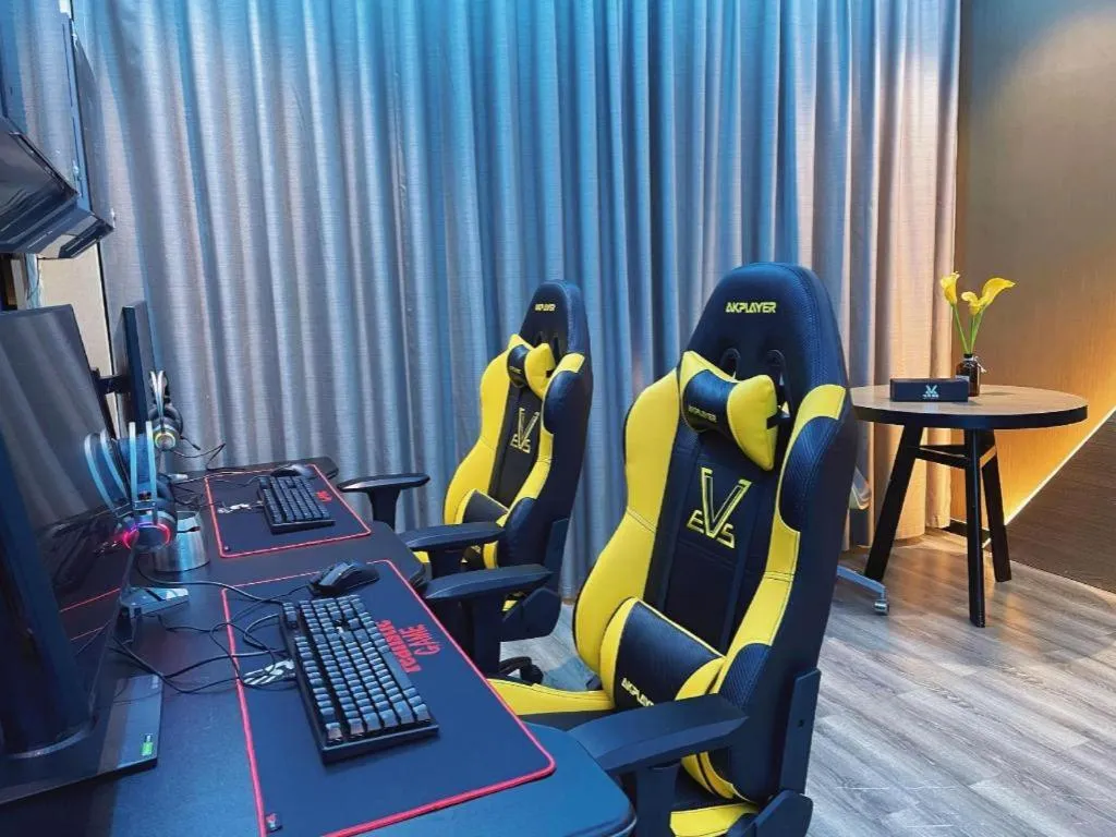 IU Hotels·Nanning Zoo Metro Station RT-Mart