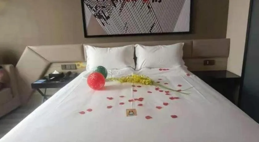 Bed in IU Hotels·Nanning Zoo Metro Station RT-Mart