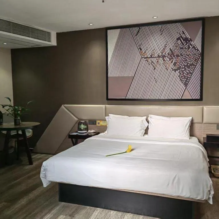 Bed in IU Hotels·Nanning Zoo Metro Station RT-Mart