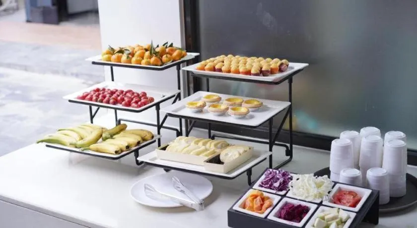 IU Hotels·Nanning Zoo Metro Station RT-Mart