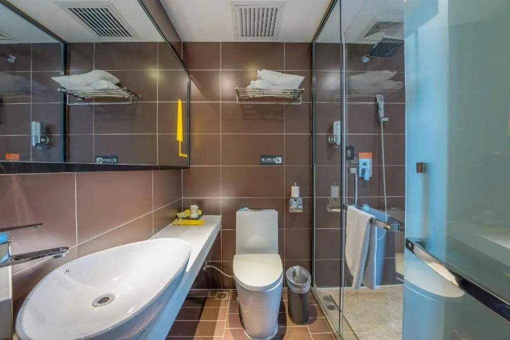 IU Hotels Xinzhou Bus Terminal