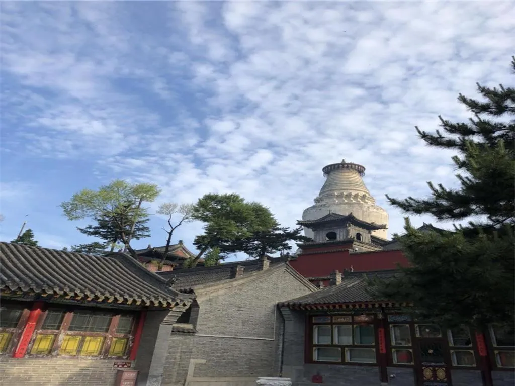 IU Hotels Xinzhou Bus Terminal