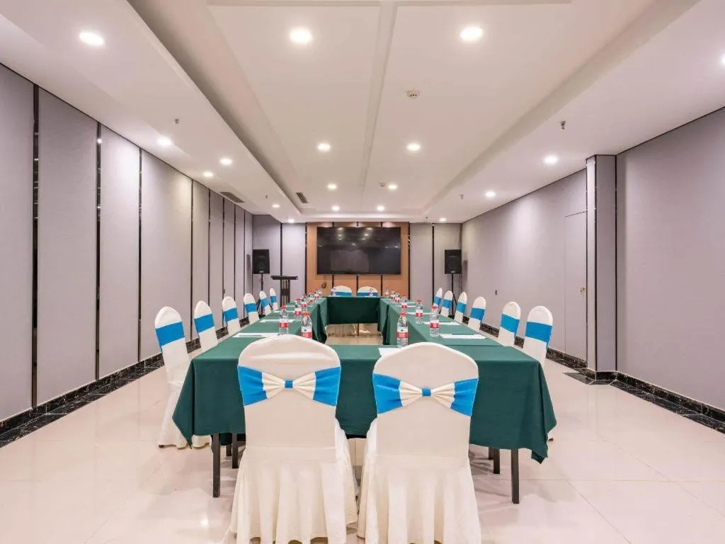 Magnotel Business Jinan Zoo Wuyingshan North Road Flagship Hotel