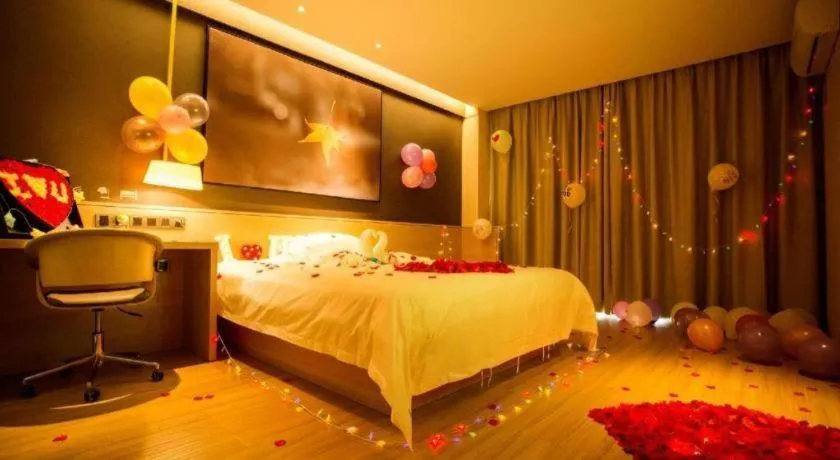 Bed in IU Hotels·Yinchuan Railway Station