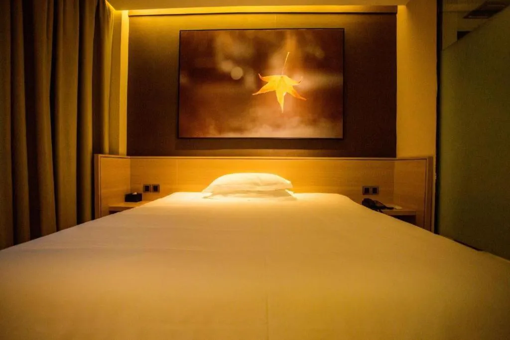 Bed in IU Hotels·Yinchuan Railway Station
