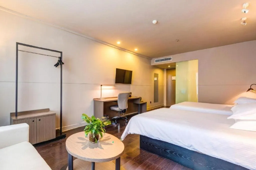 Bed in Jinjiang Inn Select Xixian New Distict Century Avenue