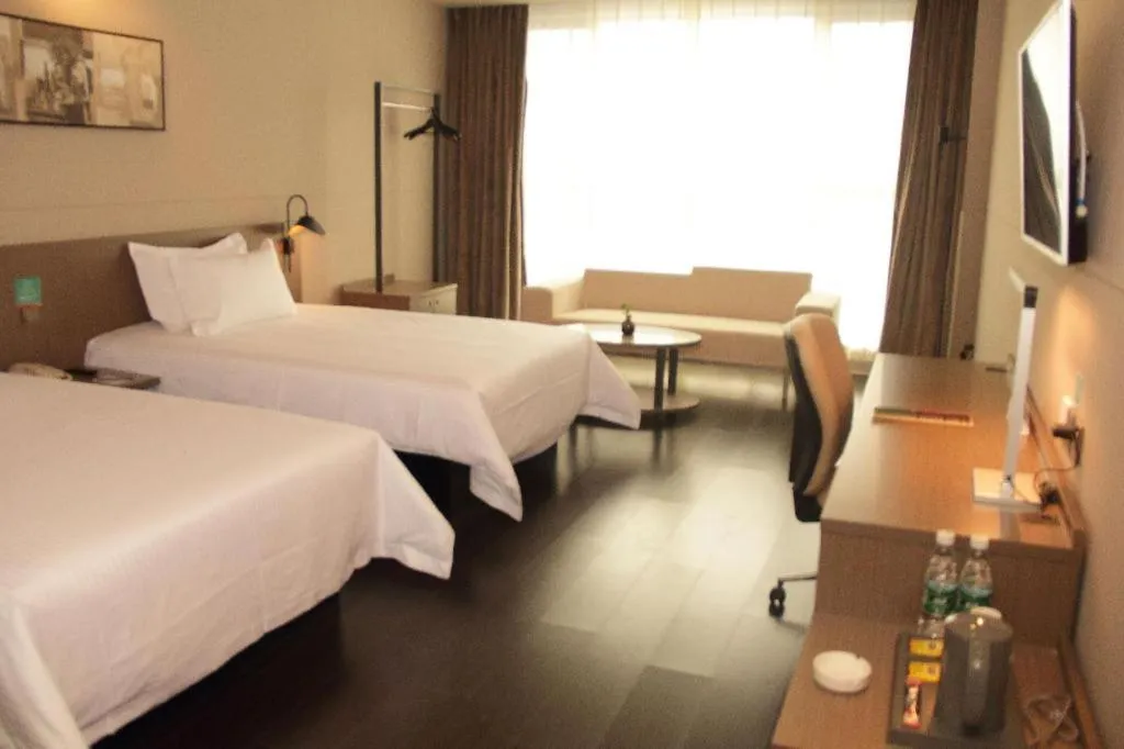 Bed in Jinjiang Inn Select Xixian New Distict Century Avenue