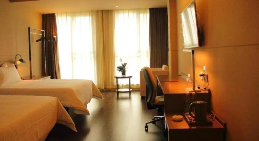 Bed in Jinjiang Inn Select Xixian New Distict Century Avenue