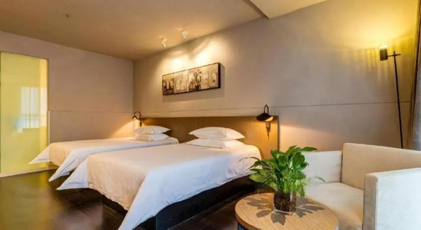 Bed in Jinjiang Inn Select Xixian New Distict Century Avenue