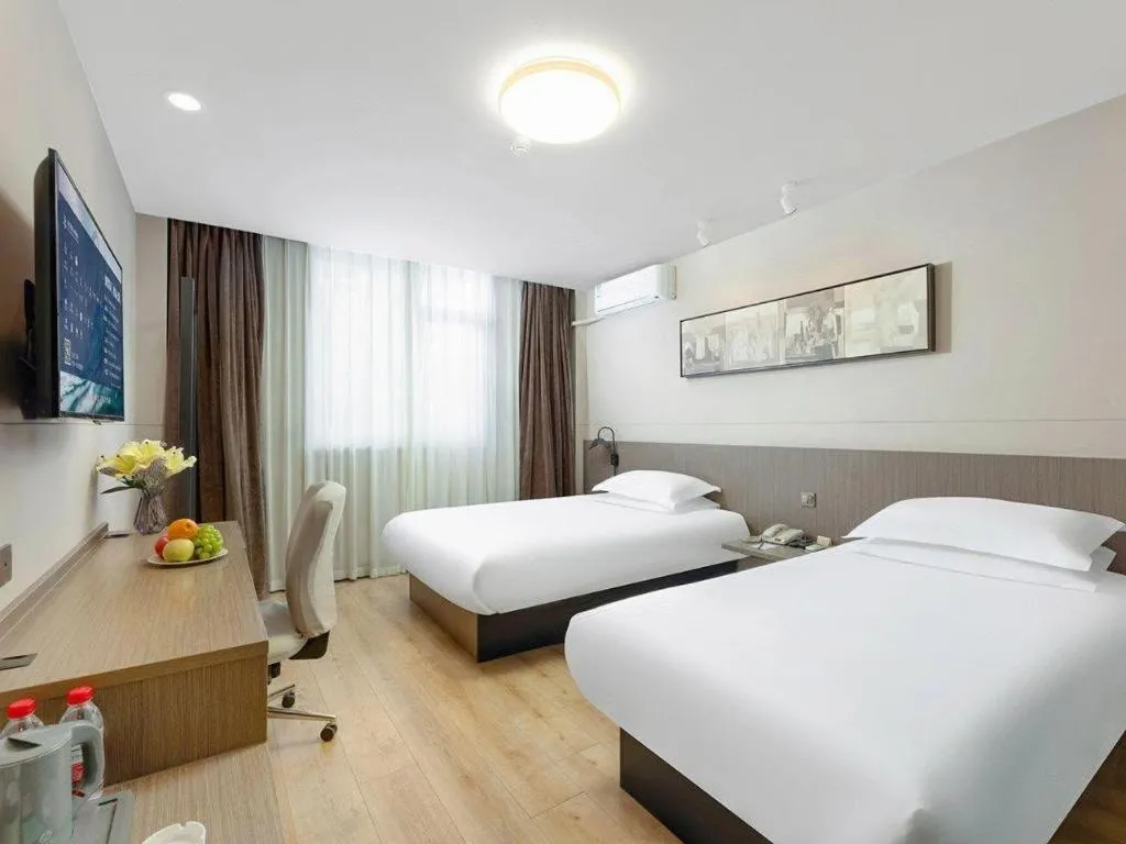 Bed in Jinjiang Inn Select Tianjin Xiaobailou Metro Station