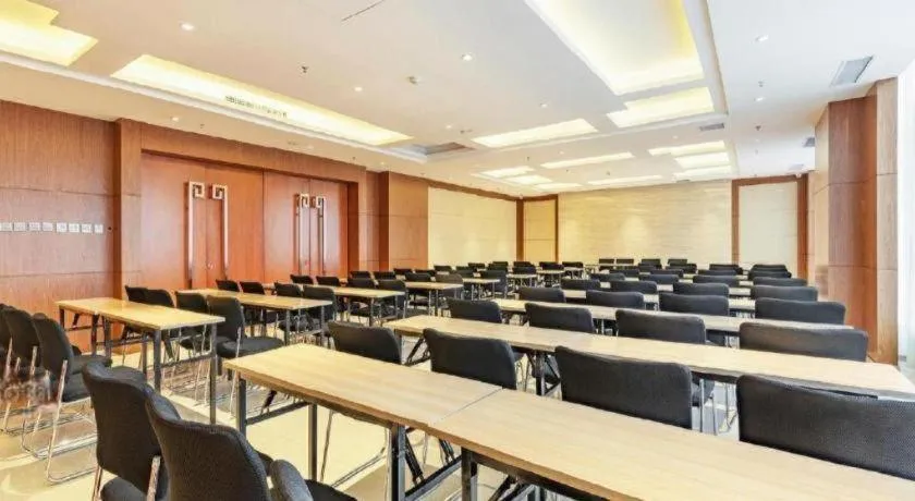 Jinjiang Inn Select Hohhot Chengjisihan Square Metro Station