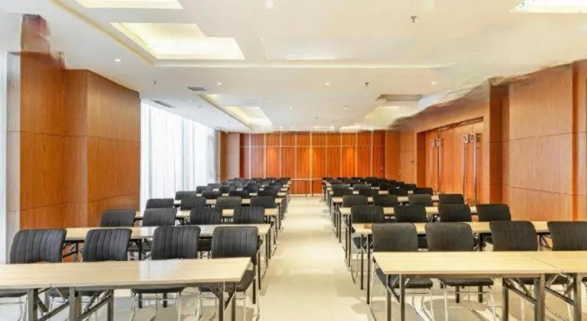 Jinjiang Inn Select Hohhot Chengjisihan Square Metro Station