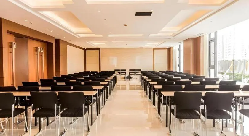 Jinjiang Inn Select Hohhot Chengjisihan Square Metro Station