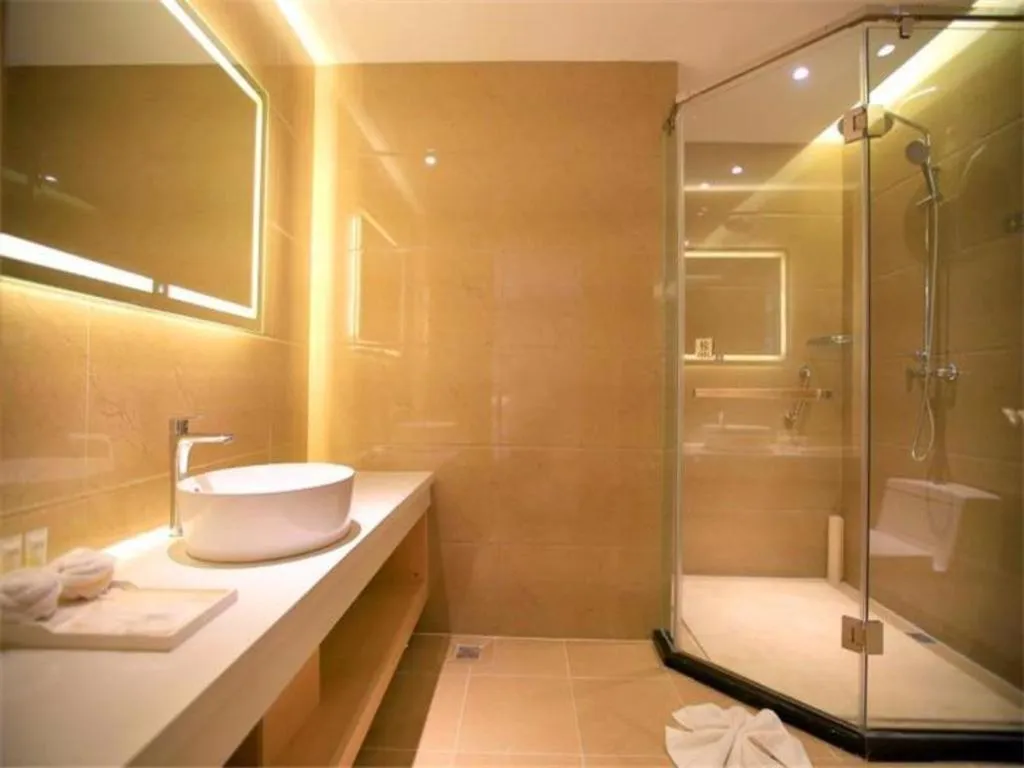 Jinjiang Metropolo Fuxin Yingbin Street Railway Station