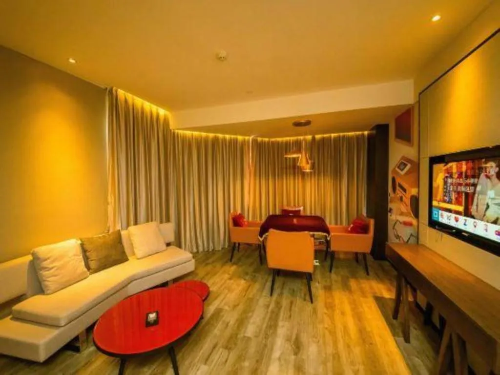 ZMAX Hotel Guangzhou Luogang Science City Shenzhou Road Metro Station