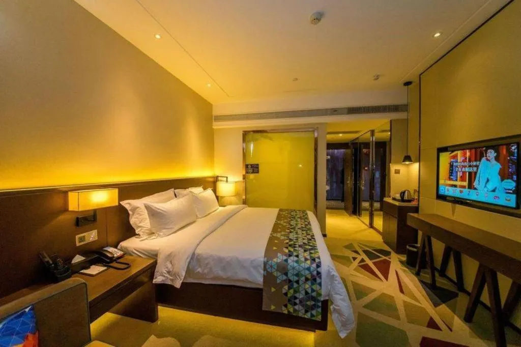 Bed in ZMAX Hotel Guangzhou Luogang Science City Shenzhou Road Metro Station