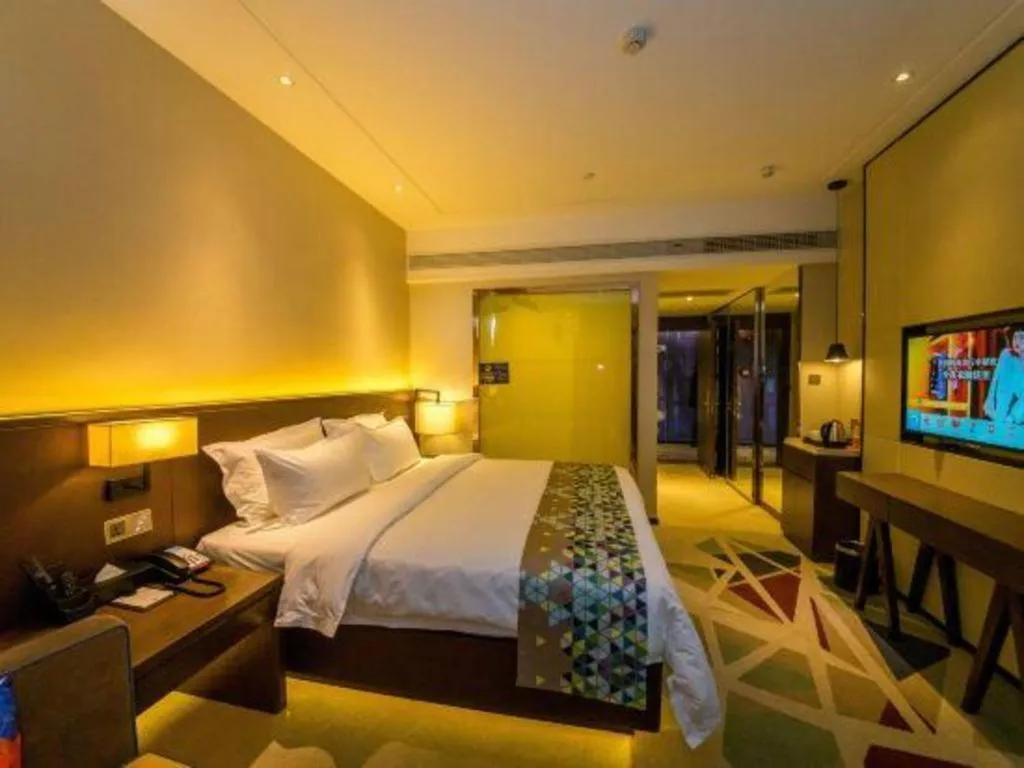 Bed in ZMAX Hotel Guangzhou Luogang Science City Shenzhou Road Metro Station