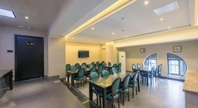 Xana Hotelle·Nanchang Bayi Square Metro Station