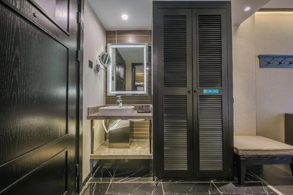 Xana Hotelle·Nanchang Bayi Square Metro Station