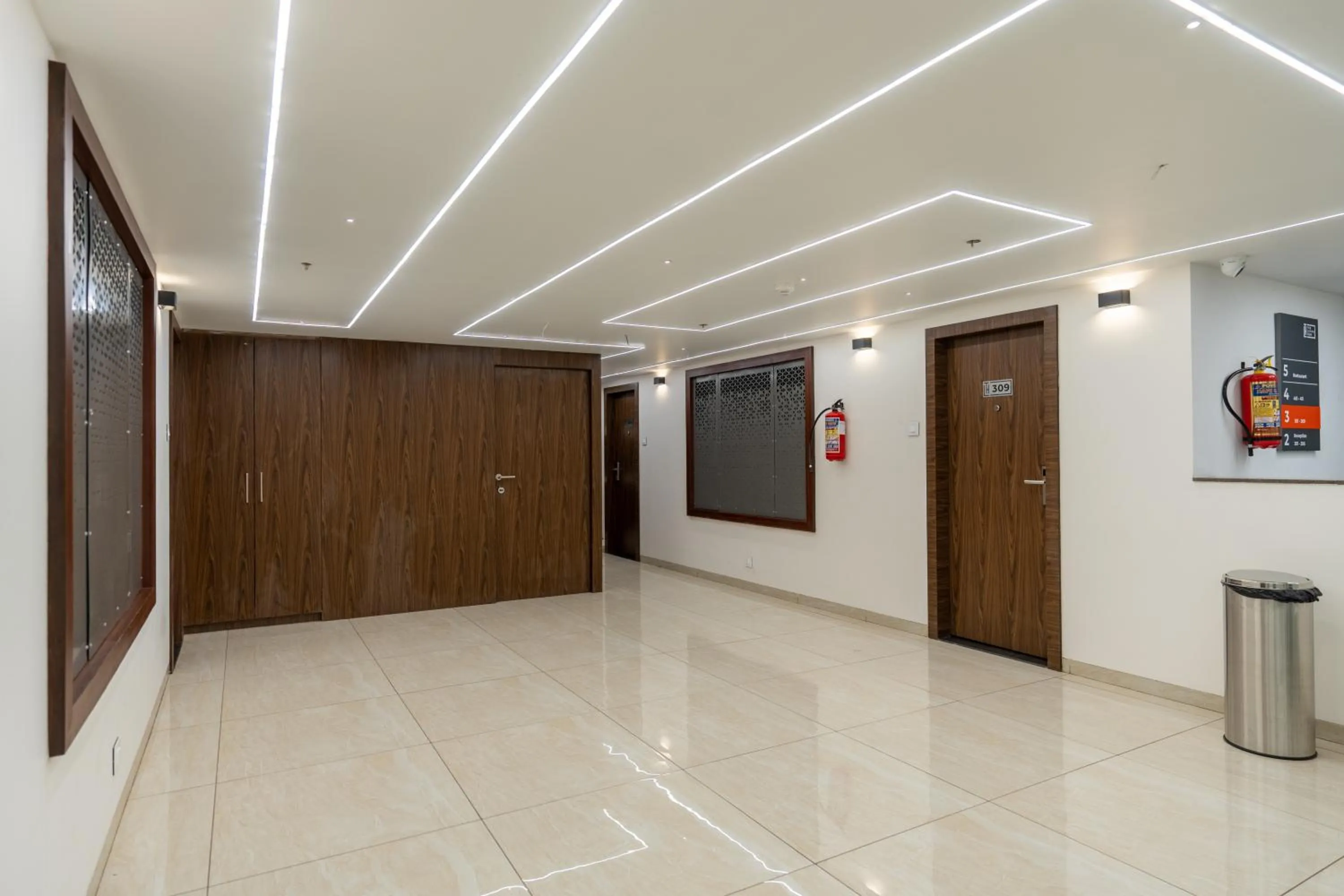 Lobby or reception in The Living Hub Business Hotel, Kolhapur