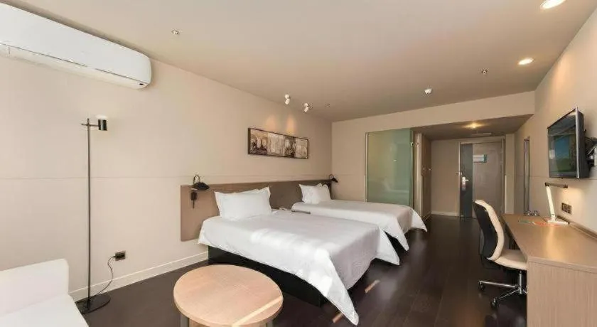 Bed in Jinjiang Inn Select Xuzhou High-speed Railway Station Kunpeng Road