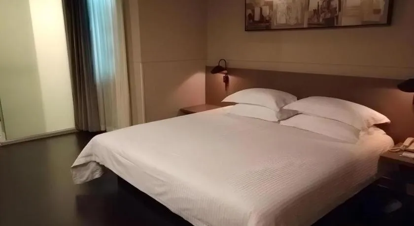 Bed in Jinjiang Inn Select Xuzhou High-speed Railway Station Kunpeng Road