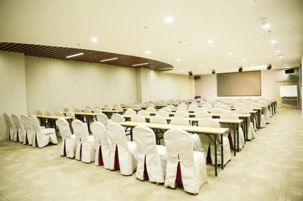 James Joyce Coffetel·Changchun Railway Station