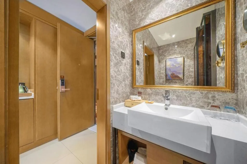 James Joyce Coffetel·Changchun Railway Station