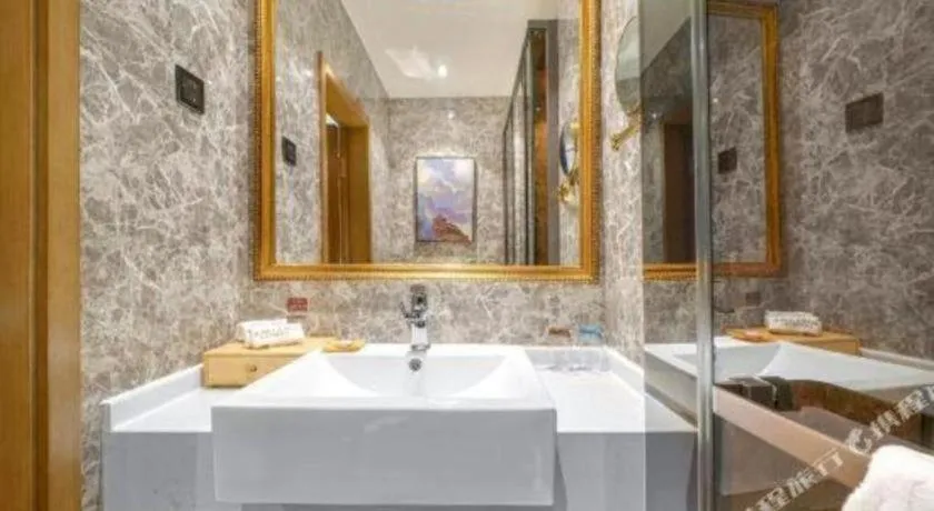 James Joyce Coffetel·Changchun Railway Station