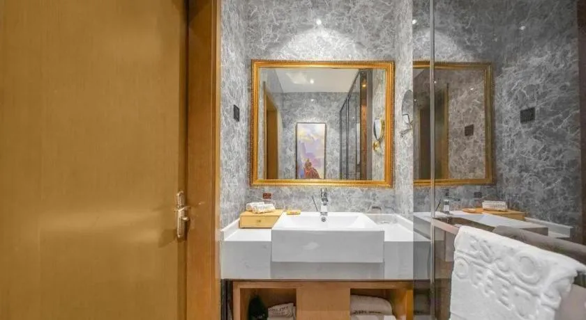 James Joyce Coffetel·Changchun Railway Station