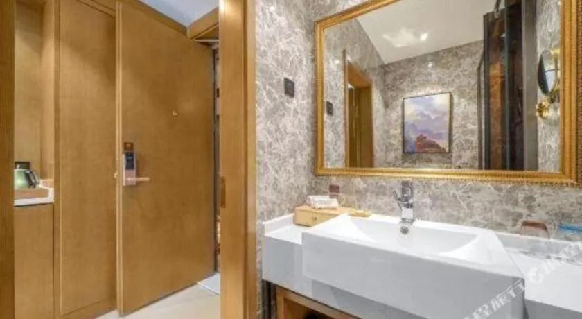 James Joyce Coffetel·Changchun Railway Station