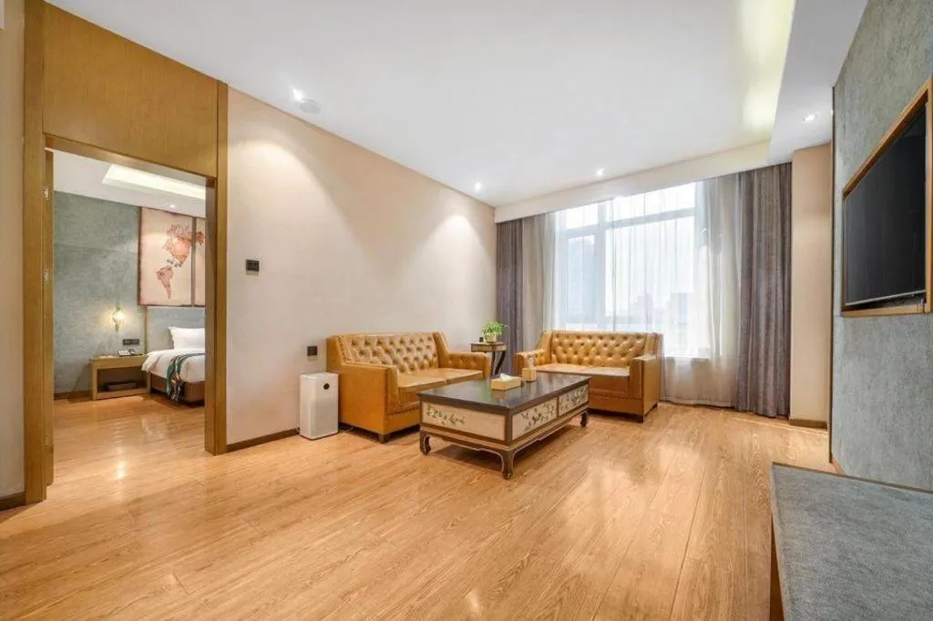 James Joyce Coffetel·Changchun Railway Station