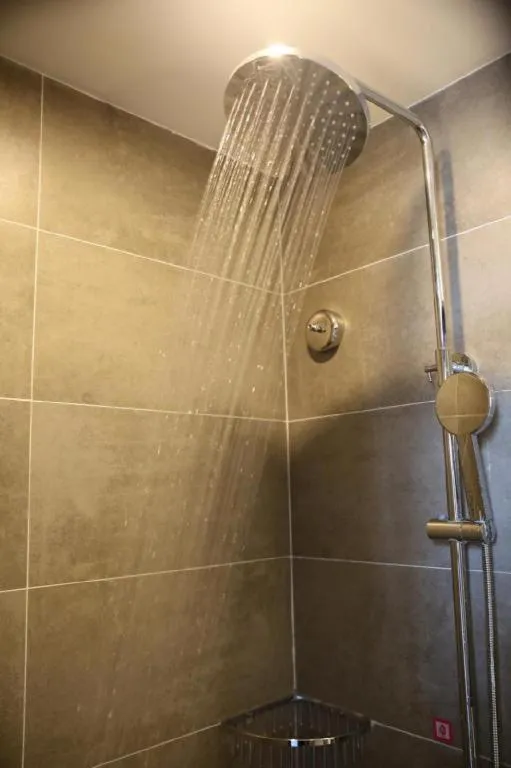 Pai Hotel Zhenjiang Railway Station South Square