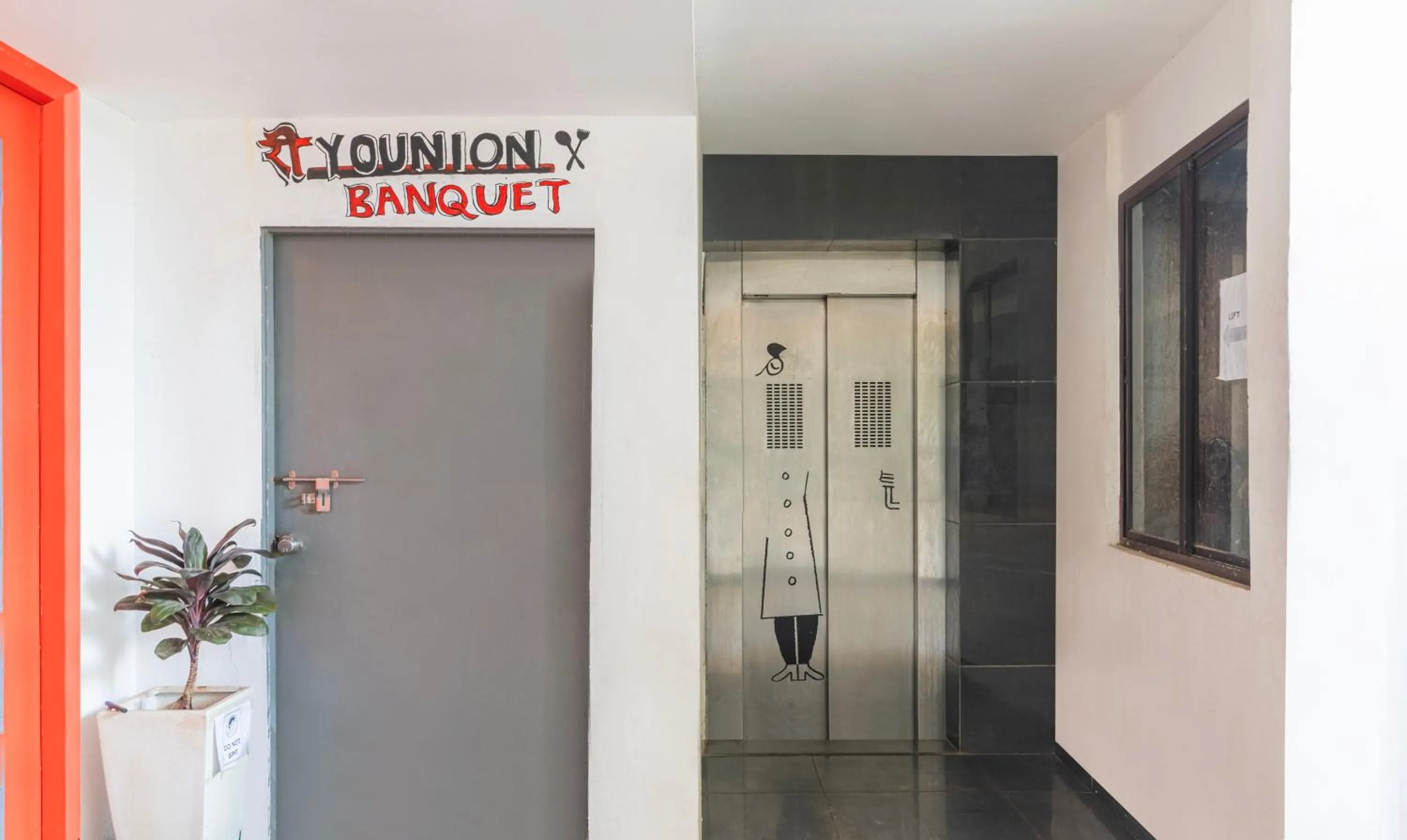 elevator in Treebo The Square