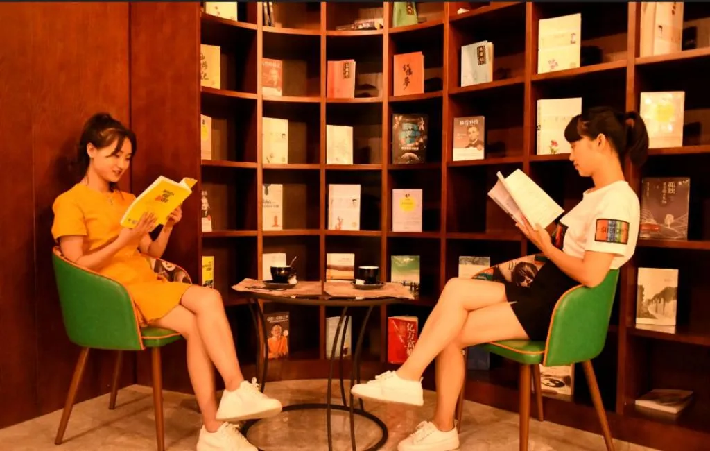 James Joyce Coffetel·Nanchong Southern Government Center