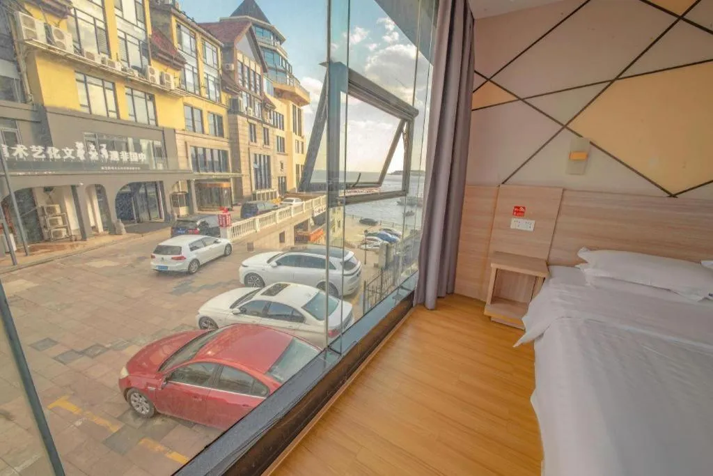 Bed in 7 Days Premium Qingdao World of Ocean Qingdao University